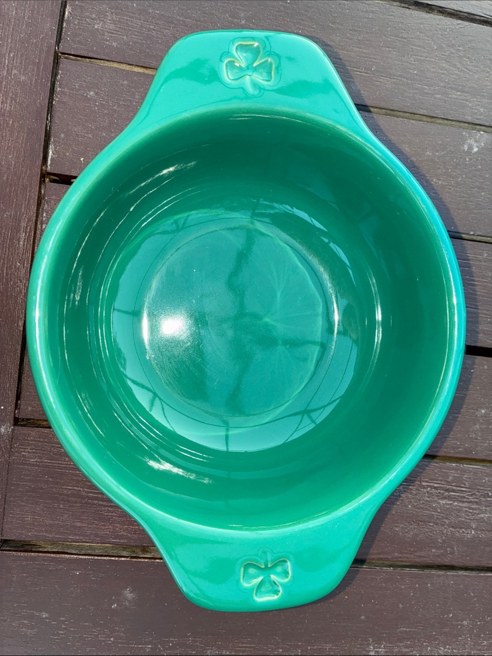 Chantal 2003 Shamrock Small Round Baking Dish